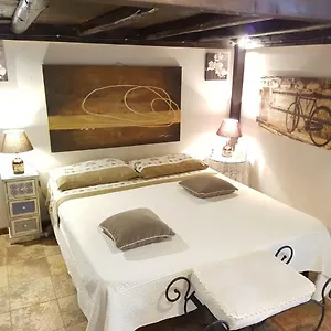 sicilian-style-apartment-old-historic-center.palermohotels.org/