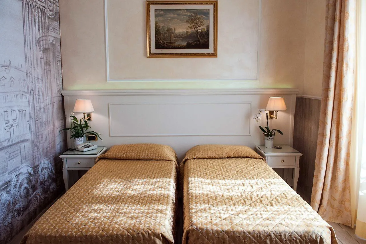 Hotel Palladium Palace Roma 4*,