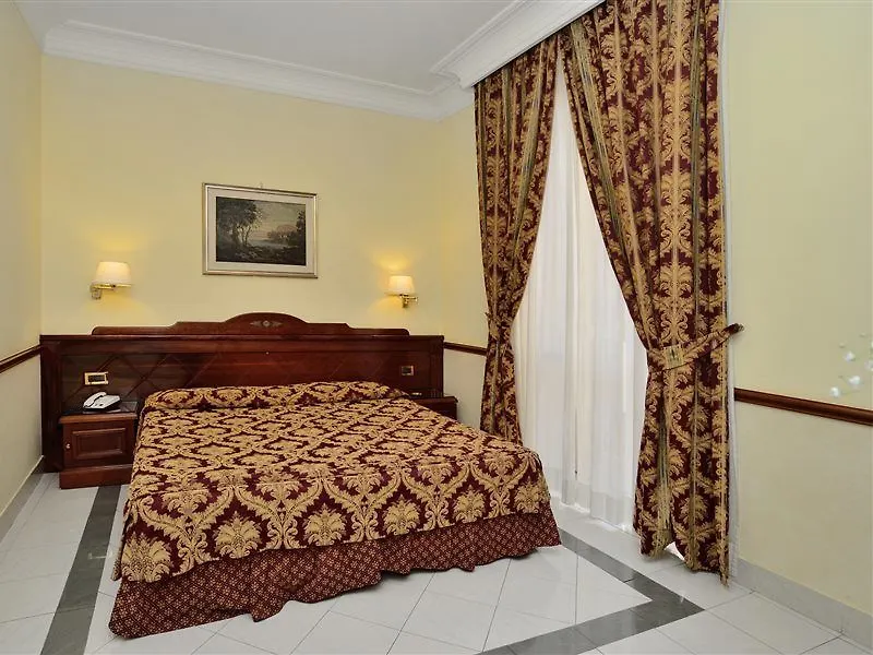 Hotel Palladium Palace Roma 4*,