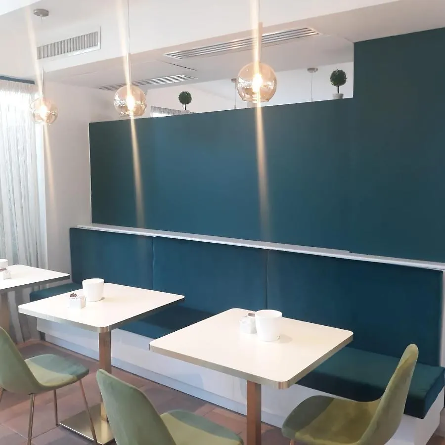 ****  רומא Hotel Palladium Palace איטליה